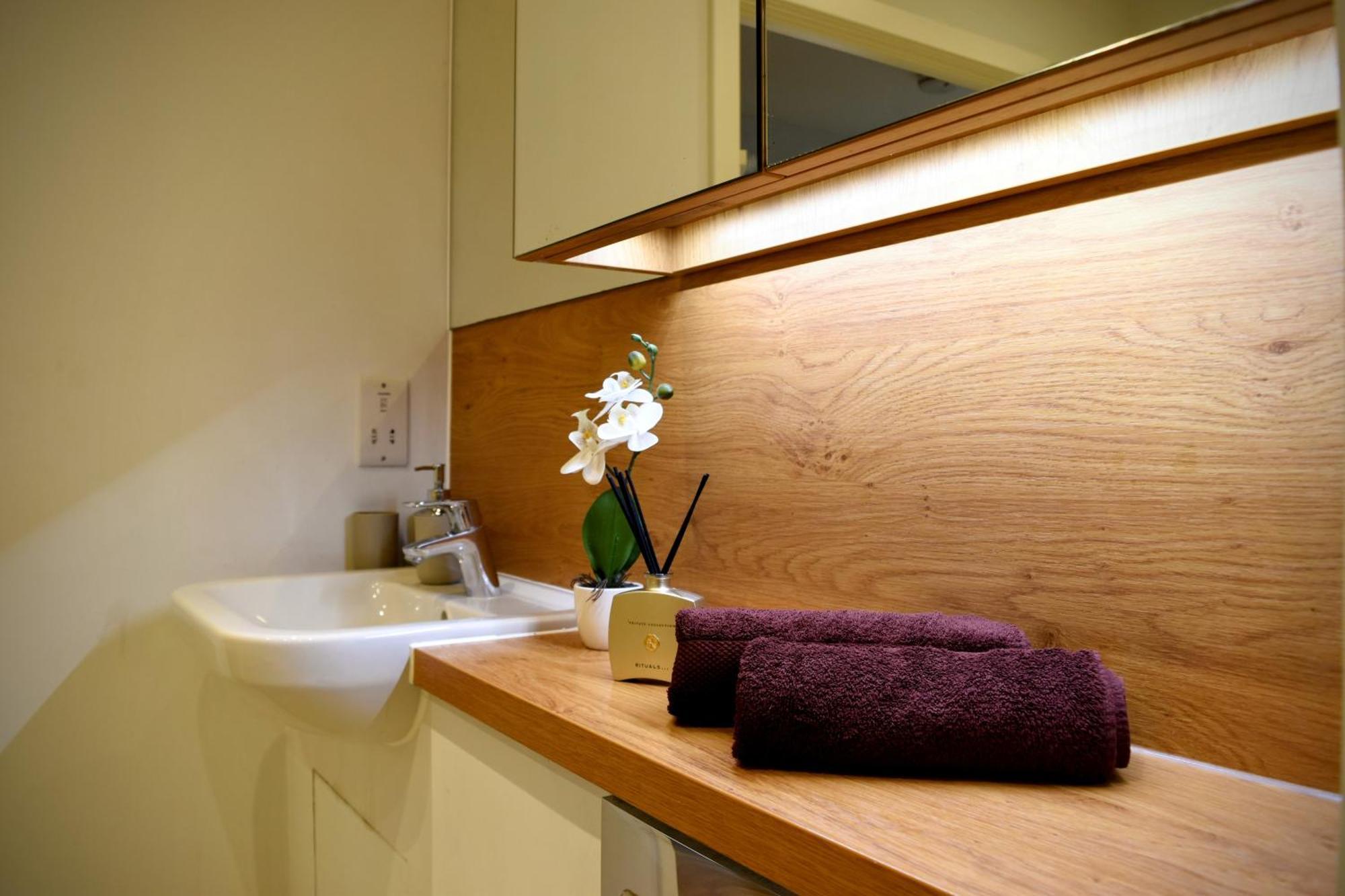 Modern London Apartment Near Greenwich - Rooftop City View Eksteriør bilde
